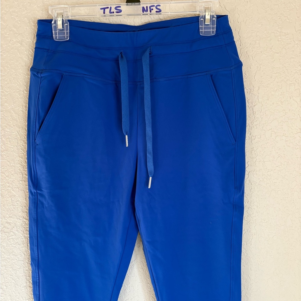 NWOT HALARA Blue Leggings